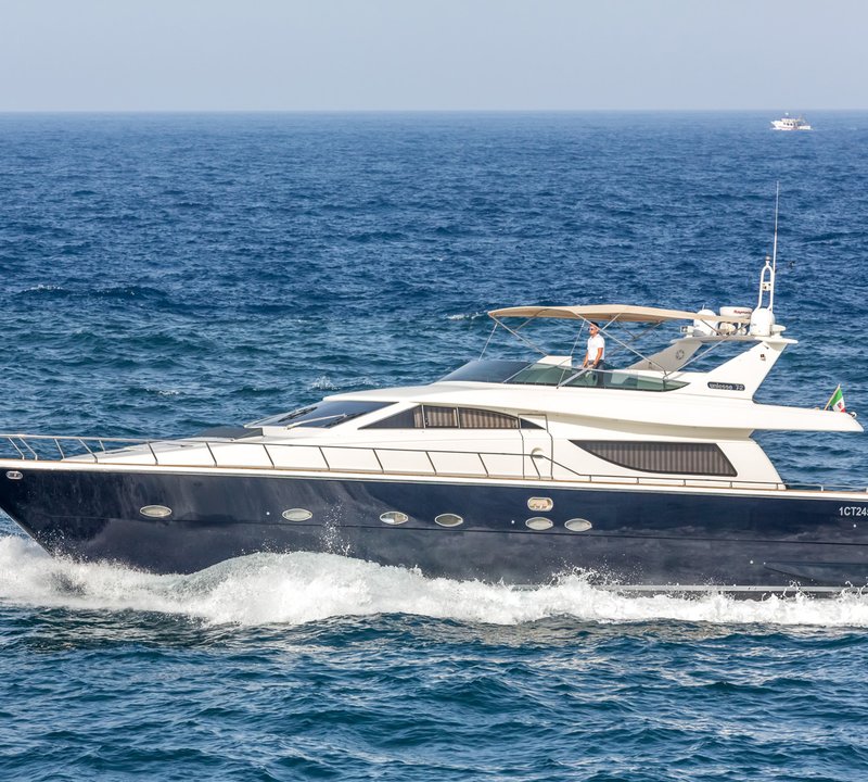 BLUE ICE Yacht Charter Details, Uniesse Marine CHARTERWORLD Luxury Superyachts